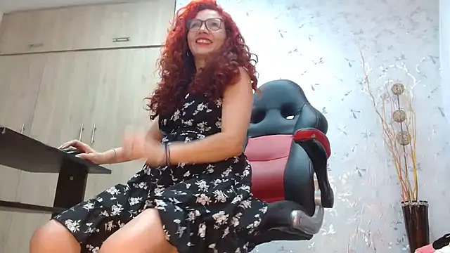 Samantabrown  online show from February 3, 5:56 pm