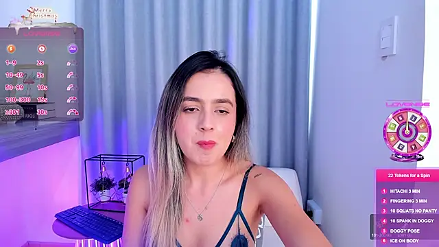 Lucyortiz  online show from December 10, 8:16 pm