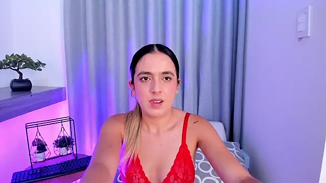 Lucyortiz  online show from January 8, 8:18 pm