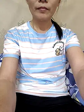 Snapshot of Asian_girl13 chatting on December 16, 8:19 am Asian girl13 online show from December 16, 8:19 am