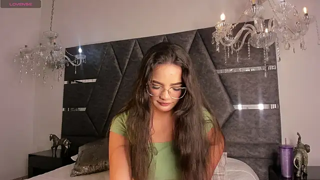 IsabellaGrey19 online show from September 22, 7:05 pm