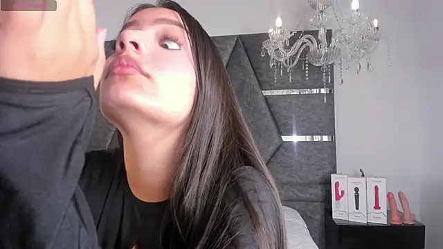 IsabellaGrey19 online show from October 6, 7:22 pm