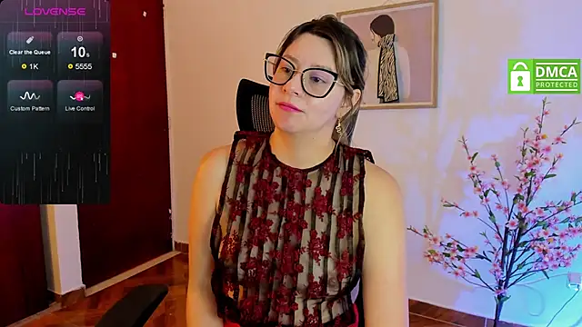 Chanelll Taylorr  online show from February 4, 4:08 pm