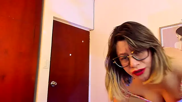 Chanelll Taylorr  online show from September 27, 11:59 am