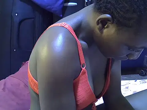 Adaline-Paris online show from October 25, 7:27 am