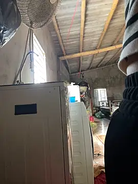 Snapshot of Milk_Mom99 chatting on December 4, 3:48 am Milk Mom99 online show from December 4, 3:48 am