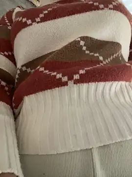 Snapshot of Milk_Mom99 chatting on December 20, 3:58 am Milk Mom99 online show from December 20, 3:58 am