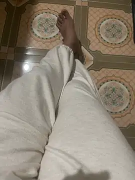 Snapshot of Milk_Mom99 chatting on December 20, 3:10 pm Milk Mom99 online show from December 20, 3:10 pm