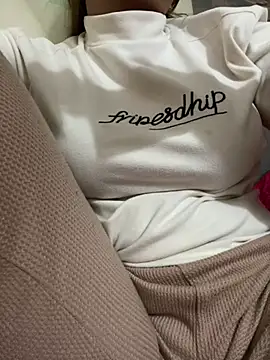 Snapshot of Milk_Mom99 chatting on March 19, 2:46 pm Milk Mom99 online show from March 19, 2:46 pm