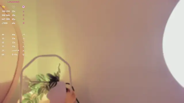 katiepeach  online show from October 6, 11:51 am