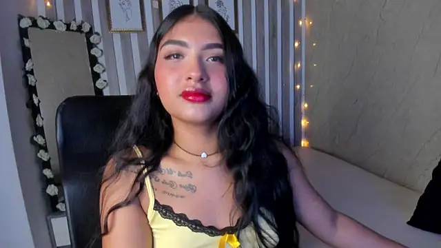 Snapshot of sabrinahimss chatting on March 18, 9:43 pm sabrinahimss online show from March 18, 9:43 pm