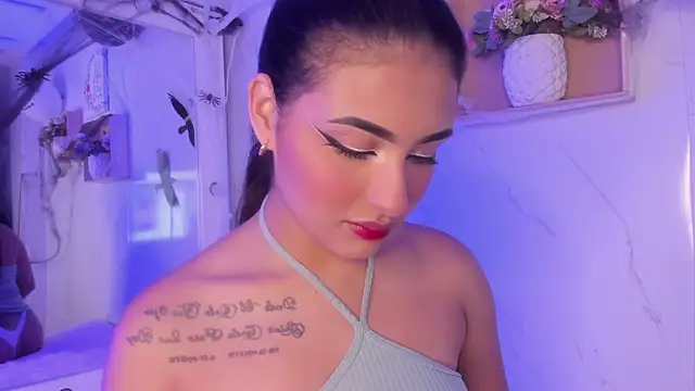 Snapshot of sabrinahimss chatting on October 19, 3:18 am sabrinahimss online show from October 19, 3:18 am