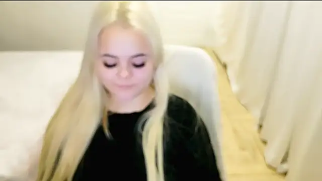 lovely-eyes online show from December 8, 4:14 am