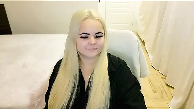 lovely-eyes online show from December 12, 1:32 am