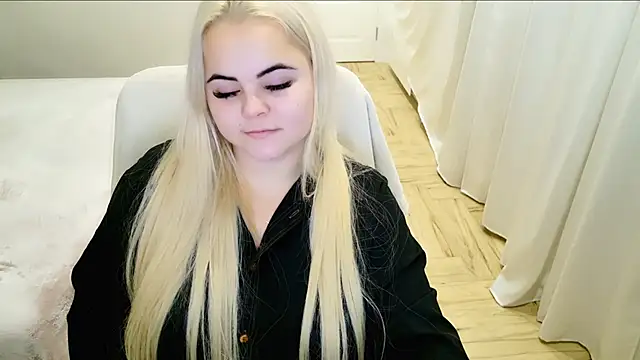 lovely-eyes online show from December 12, 4:48 am