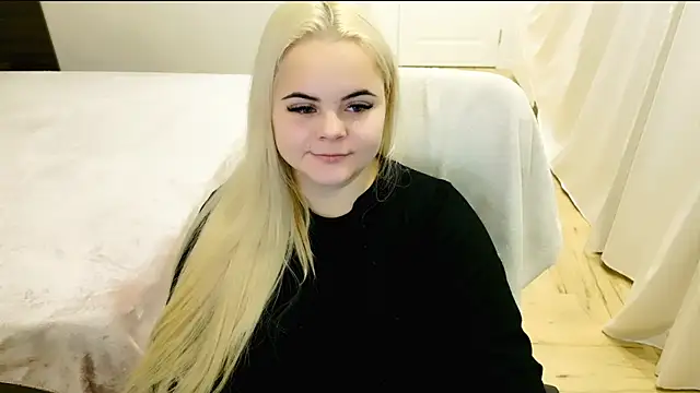 lovely-eyes online show from December 15, 11:31 pm