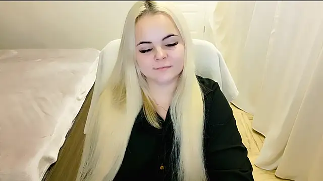 lovely-eyes online show from January 5, 12:31 am