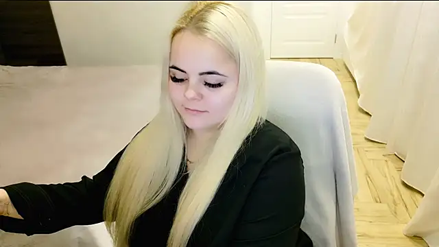 lovely-eyes online show from January 22, 2:48 am