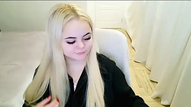 lovely-eyes online show from January 22, 10:26 pm