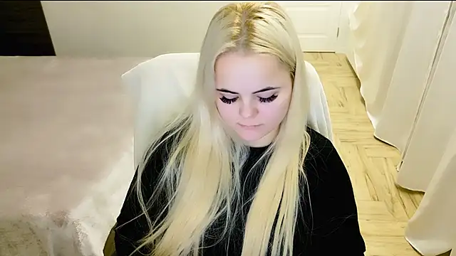 lovely-eyes online show from January 23, 11:26 pm