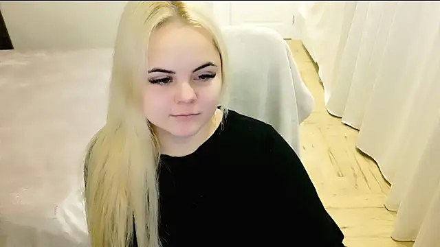 lovely-eyes online show from January 25, 9:25 pm