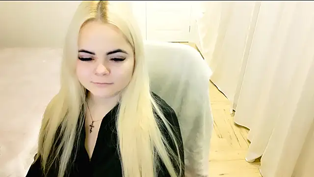 lovely-eyes online show from January 31, 9:26 pm