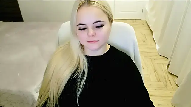 lovely-eyes online show from February 8, 12:38 am