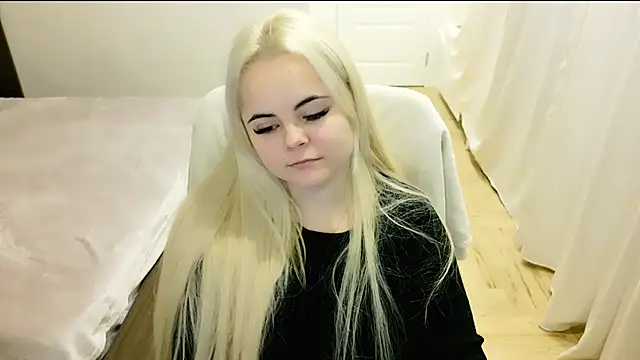 lovely-eyes online show from February 25, 9:13 pm