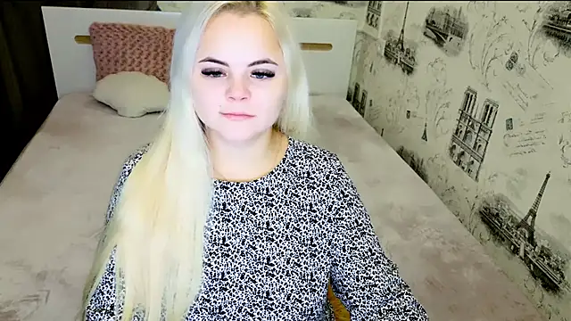 lovely-eyes online show from November 5, 6:52 pm