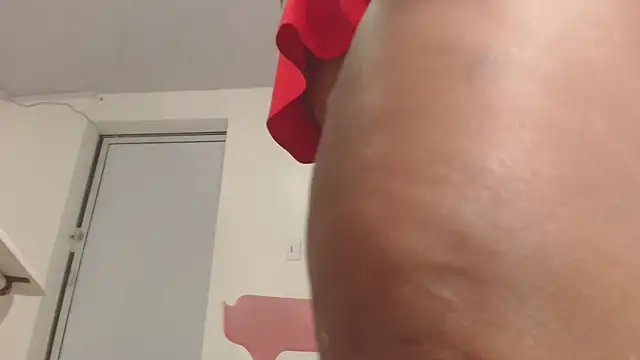 Snapshot of Kitty_Mifl chatting on March 10, 11:06 pm Kitty Mifl online show from March 10, 11:06 pm