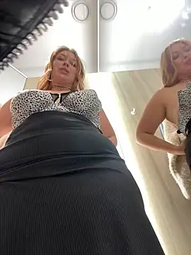 Snapshot of Sweet___Emily chatting on December 15, 5:31 pm Sweet Emily online show from December 15, 5:31 pm