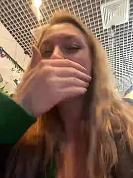 Snapshot of Sweet___Emily chatting on December 20, 2:16 pm Sweet Emily online show from December 20, 2:16 pm