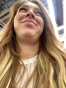 Snapshot of Sweet___Emily chatting on February 1, 3:07 pm Sweet Emily online show from February 1, 3:07 pm