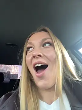 Snapshot of Sweet___Emily chatting on November 14, 11:53 am Sweet Emily online show from November 14, 11:53 am