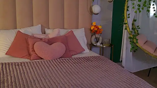 Snapshot of Eva_Natsumi chatting on December 2, 5:26 am Eva Natsumi online show from December 2, 5:26 am