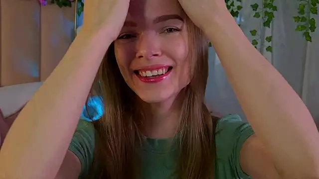 Snapshot of Eva_Natsumi chatting on December 7, 5:15 am Eva Natsumi online show from December 7, 5:15 am