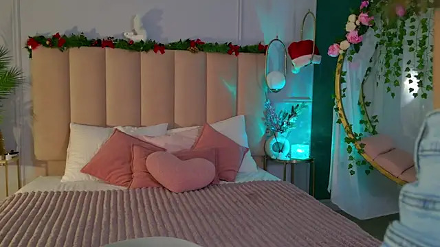 Snapshot of Eva_Natsumi chatting on December 13, 5:16 am Eva Natsumi online show from December 13, 5:16 am