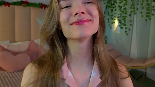 Snapshot of Eva_Natsumi chatting on December 14, 8:34 am Eva Natsumi online show from December 14, 8:34 am