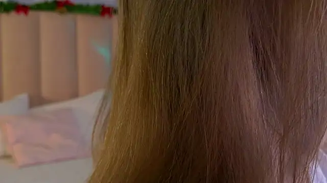 Snapshot of Eva_Natsumi chatting on December 16, 5:27 am Eva Natsumi online show from December 16, 5:27 am