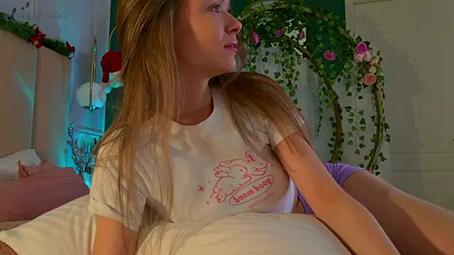 Snapshot of Eva_Natsumi chatting on December 16, 11:55 am Eva Natsumi online show from December 16, 11:55 am