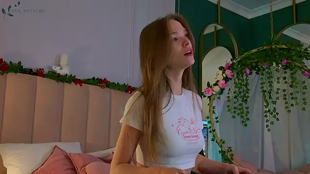 Snapshot of Eva_Natsumi chatting on December 16, 3:00 pm Eva Natsumi online show from December 16, 3:00 pm