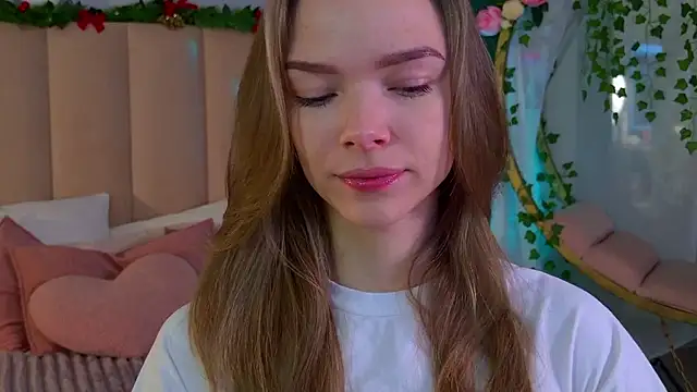 Snapshot of Eva_Natsumi chatting on December 17, 8:12 am Eva Natsumi online show from December 17, 8:12 am