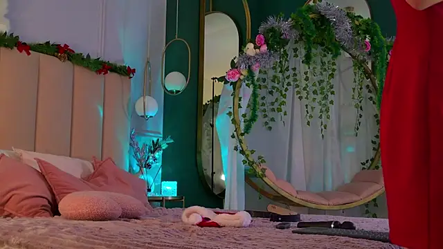 Snapshot of Eva_Natsumi chatting on December 27, 8:24 am Eva Natsumi online show from December 27, 8:24 am