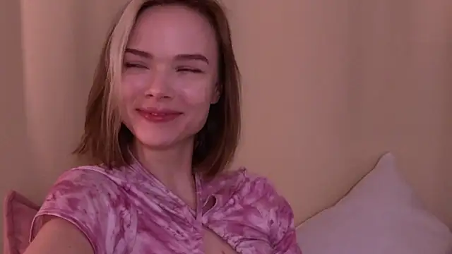 Snapshot of Eva_Natsumi chatting on February 3, 2:02 pm Eva Natsumi online show from February 3, 2:02 pm