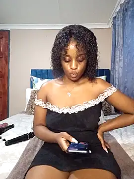 Snapshot of Queen-Chocolate chatting on February 2, 8:41 pm Queen-Chocolate online show from February 2, 8:41 pm