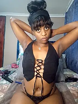 Snapshot of Queen-Chocolate chatting on March 1, 12:17 am Queen-Chocolate online show from March 1, 12:17 am