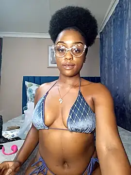 Snapshot of Queen-Chocolate chatting on March 22, 10:04 pm Queen-Chocolate online show from March 22, 10:04 pm