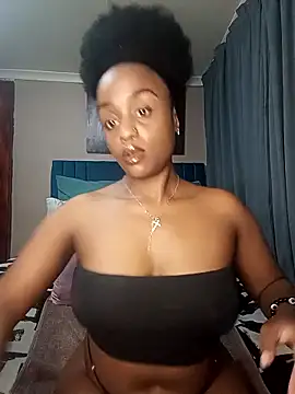 Snapshot of Queen-Chocolate chatting on September 28, 9:31 pm Queen-Chocolate online show from September 28, 9:31 pm