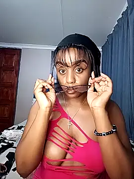 Snapshot of Queen-Chocolate chatting on October 9, 3:37 am Queen-Chocolate online show from October 9, 3:37 am