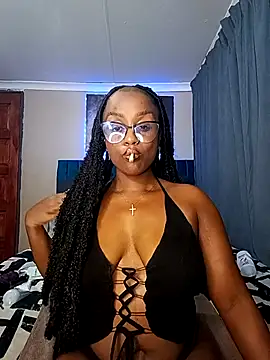 Snapshot of Queen-Chocolate chatting on November 20, 6:18 pm Queen-Chocolate online show from November 20, 6:18 pm